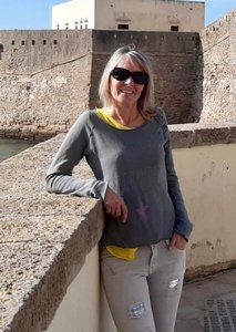 Angèle, ma Tropézienne en vacances à Malaga! Superbe!