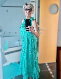 Dominique, trop belle ma Tropézienne dans sa magnifique robe!